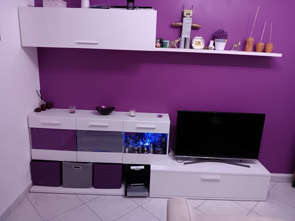 Móvel de sala em ótimo estado