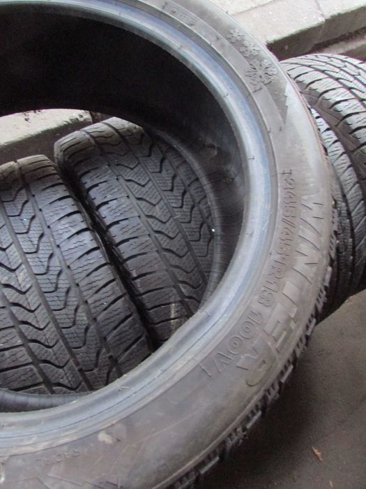 245/45/18 пара зимових шин Taurus Winter