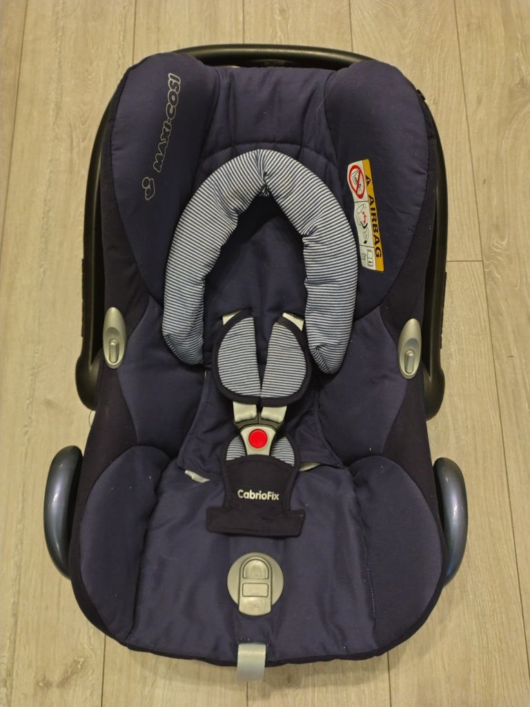 Maxi Cosi Cabriofix z bazą Easy Fix