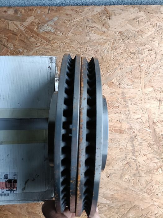 Tarcze hamulcowe przód 296mm Toyota Auris Prius Rav IV Mirai Lexus ES