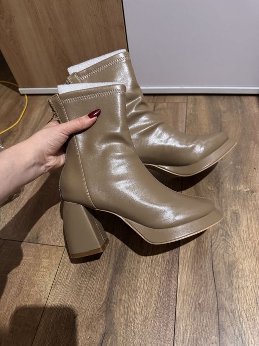 Чоботи осінні жіночі