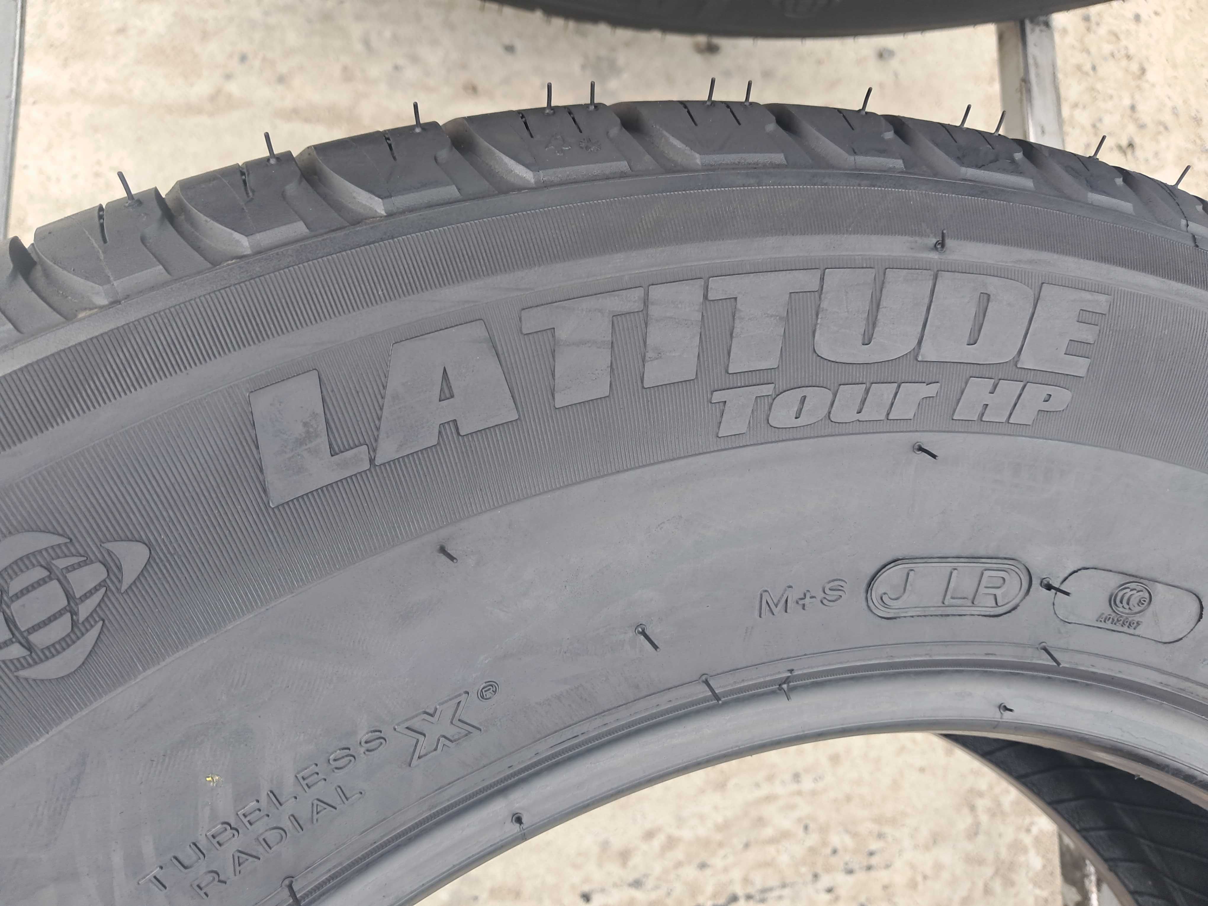 Резина літо 99% протектор Michelin 235/65 R18 Latitude Tour HP
