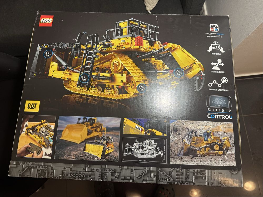 Klocki LEGO 42131 Cat D11 buldożer sterowany z smartphona NOWE