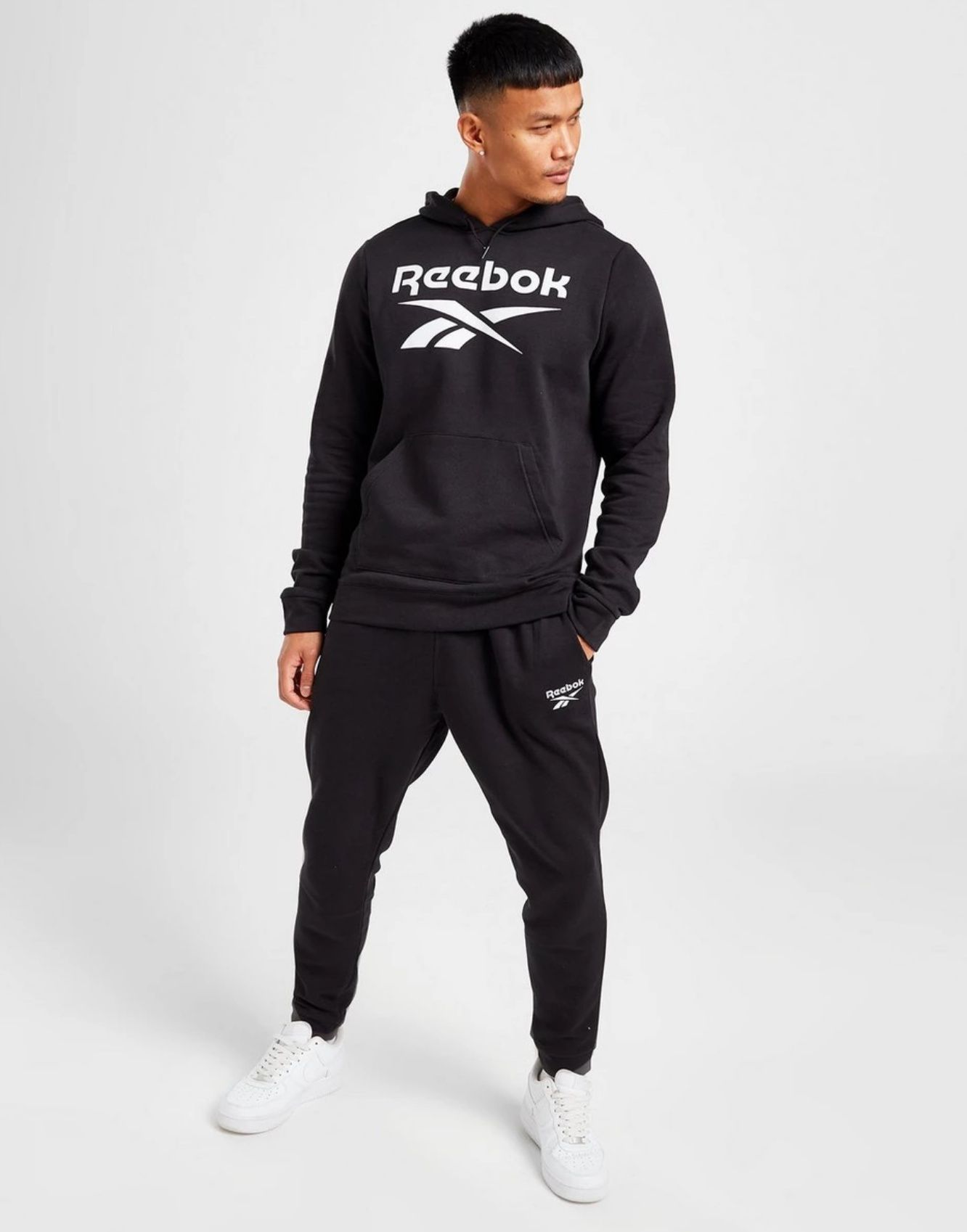 Оригінальний спортивний костюм Reebok