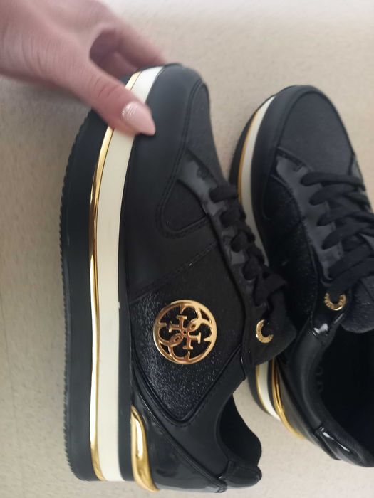 Snikersy GUESS czarno złote ** OKAZJA**