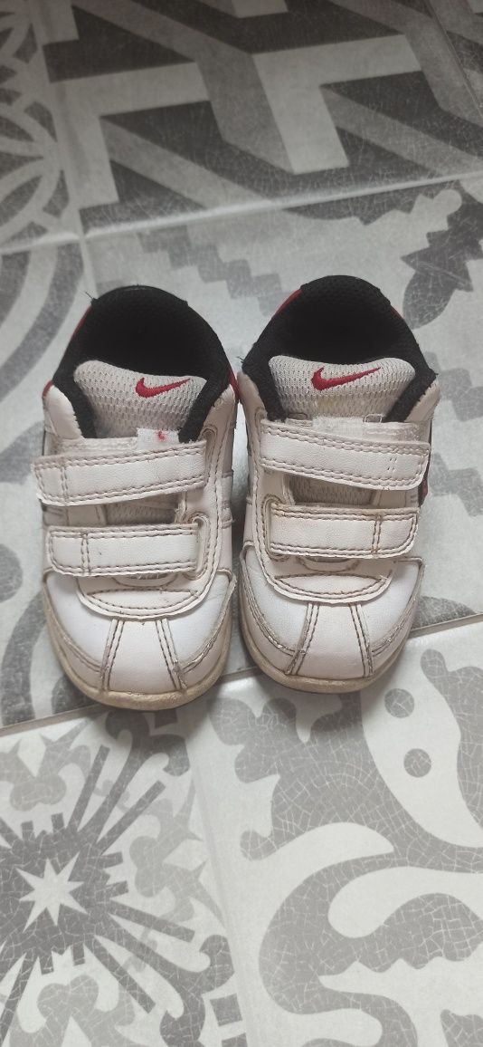 Adidaski nike 21