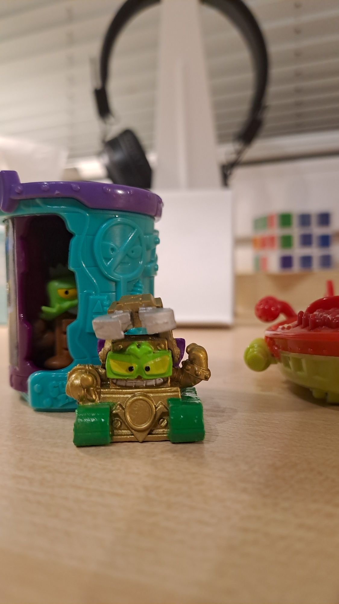 Super Zings zestaw domek, pojazd 2 figurki złota