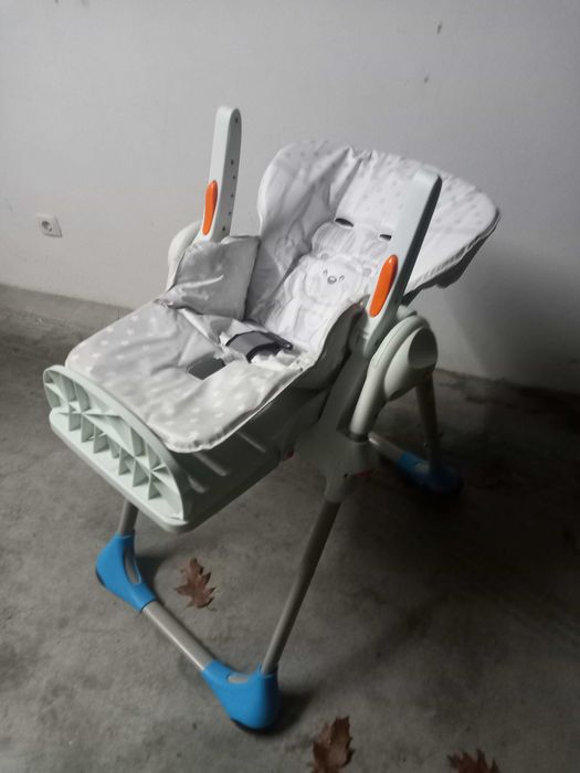 Cadeira de bebe para comer