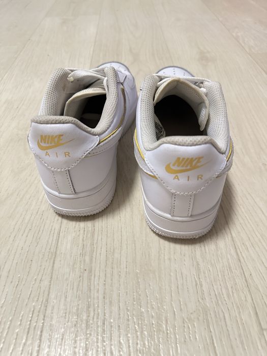 Nike air force white 40р жіночі білі кросівки найк
