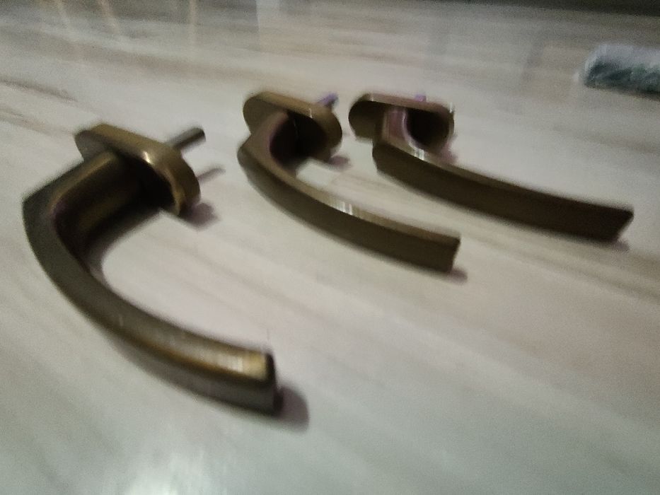 Klamki do okien trzy szt