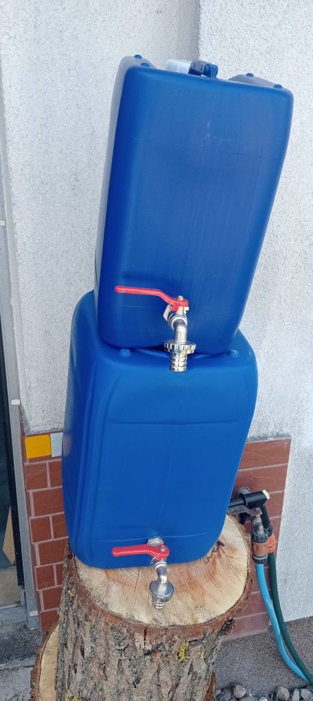 Kanister baniak pojemnik na wodę 11 litrów Kranik metalowy