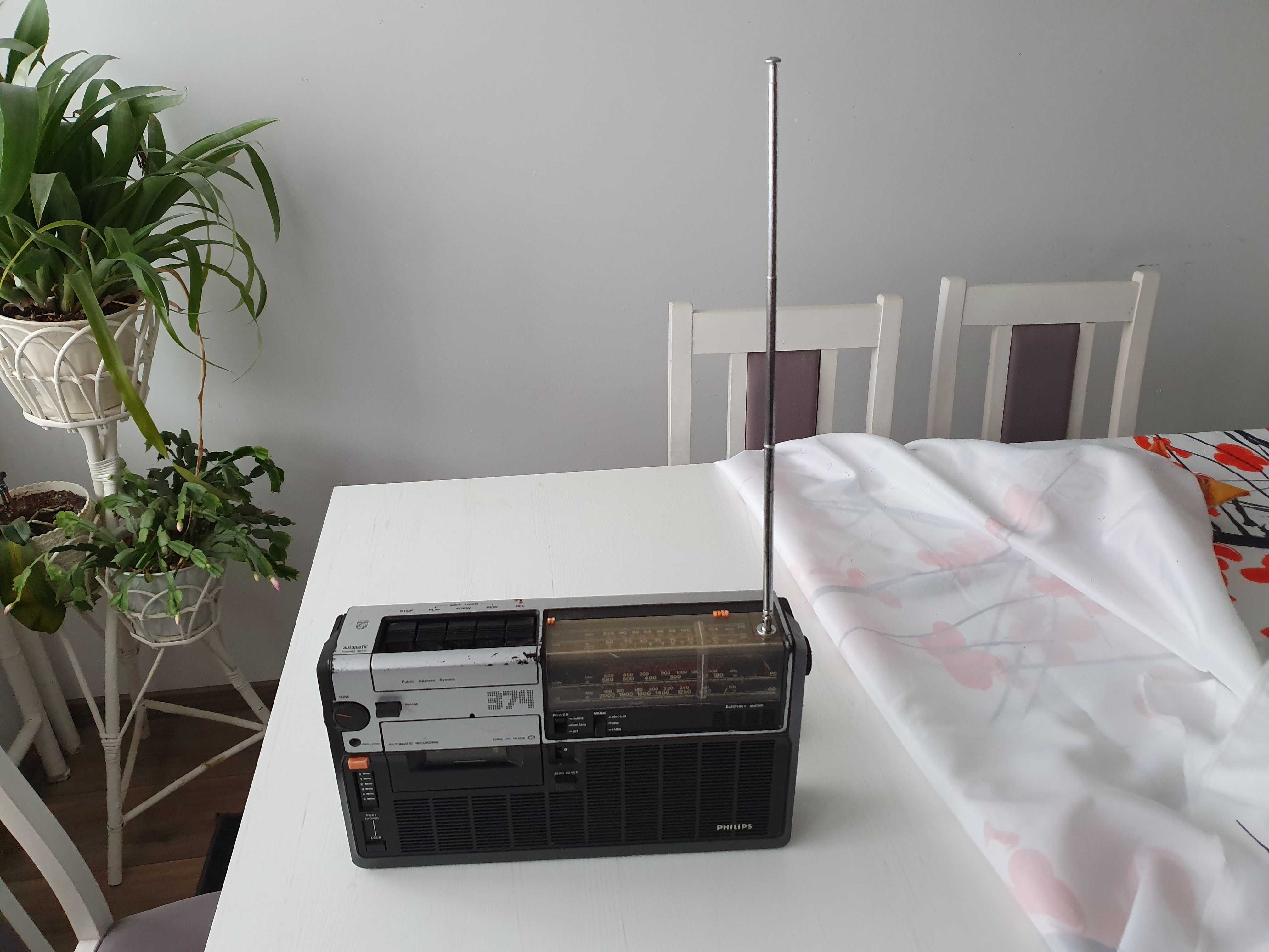 Stary zabytkowy radiomagnetofon Philips 374 type 22ar374/00 vintage