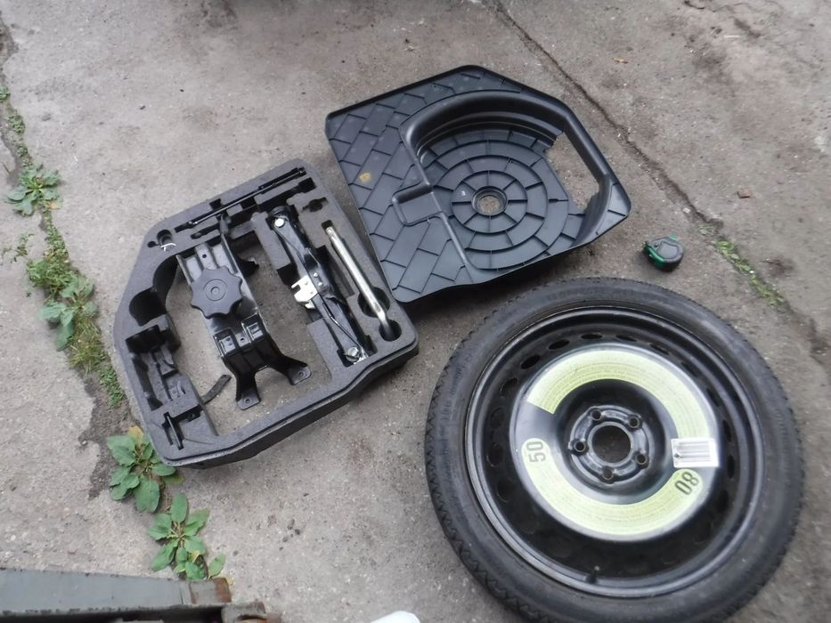 Audi A4 B8 sedan A5 8T  kolo dojazdowe 19 5x112  klucz lewarek zestaw kola