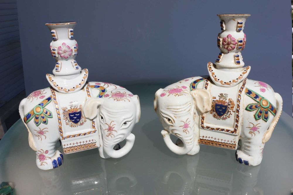 Par Castiçais Brasonados Porcelana Chinesa Elefantes Brasão Pinto XX