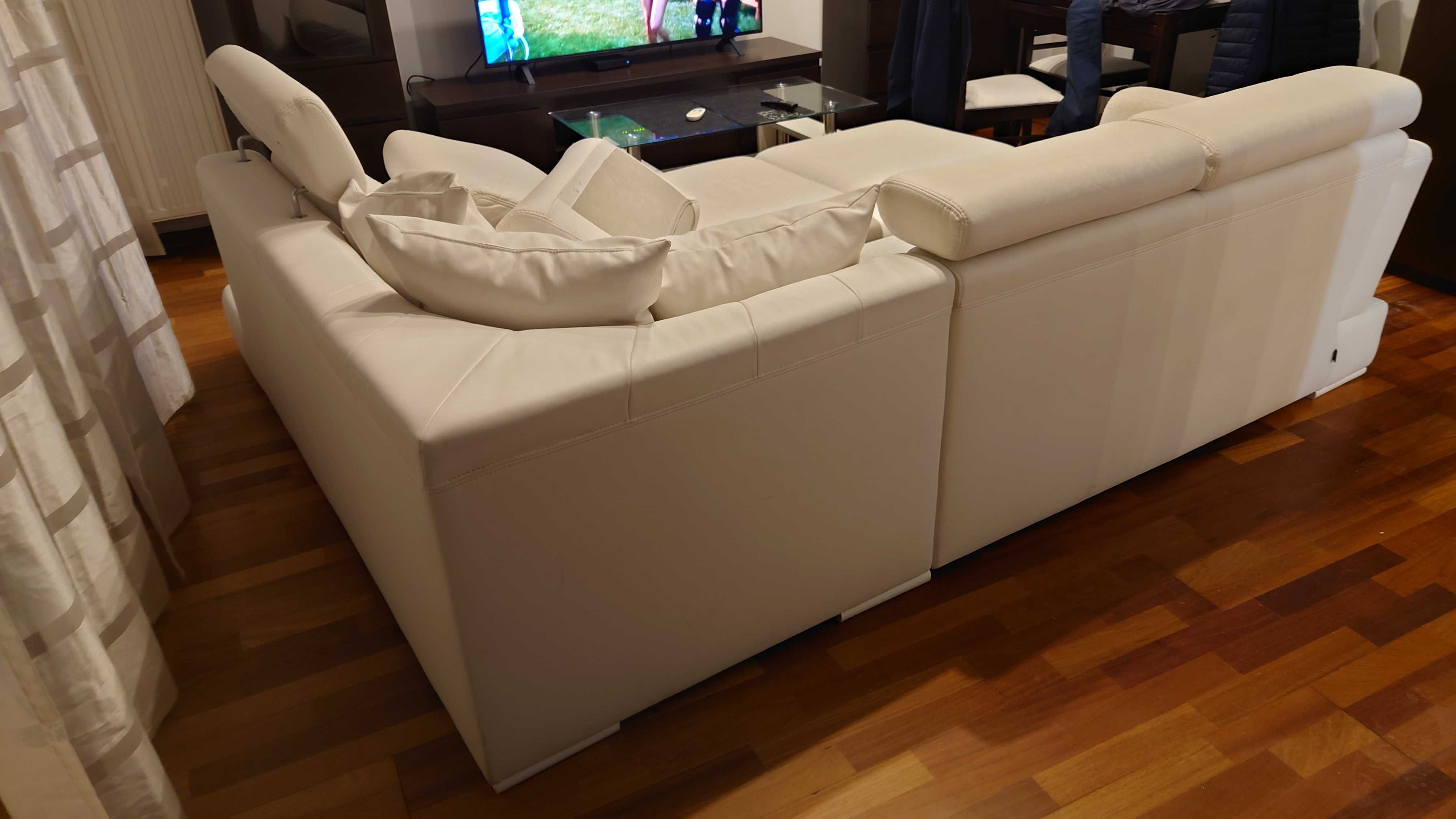 narożnik  250x210 cm funkcja spania, ekoskóra (kruszy się) odbiór 4.08