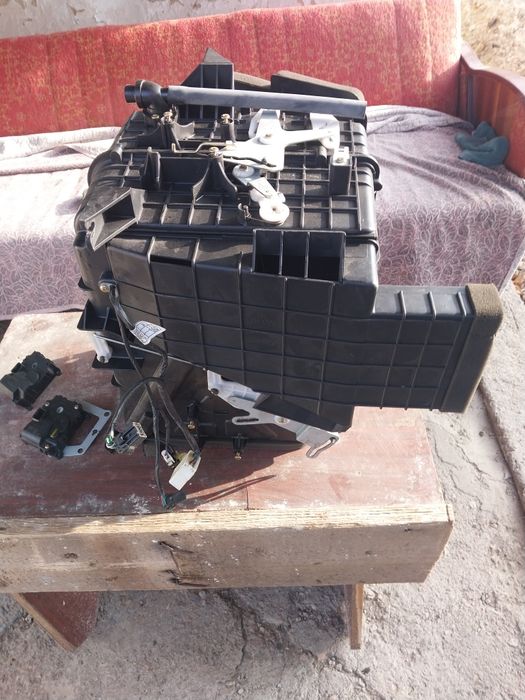 Обігрівач салону та радіатор пічки Кіа Соренто 1