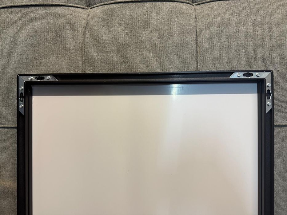 Lustro stojace w ramię czarnej