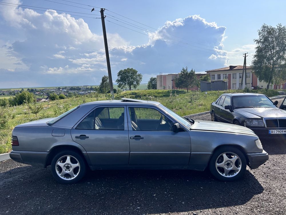 W124 230E