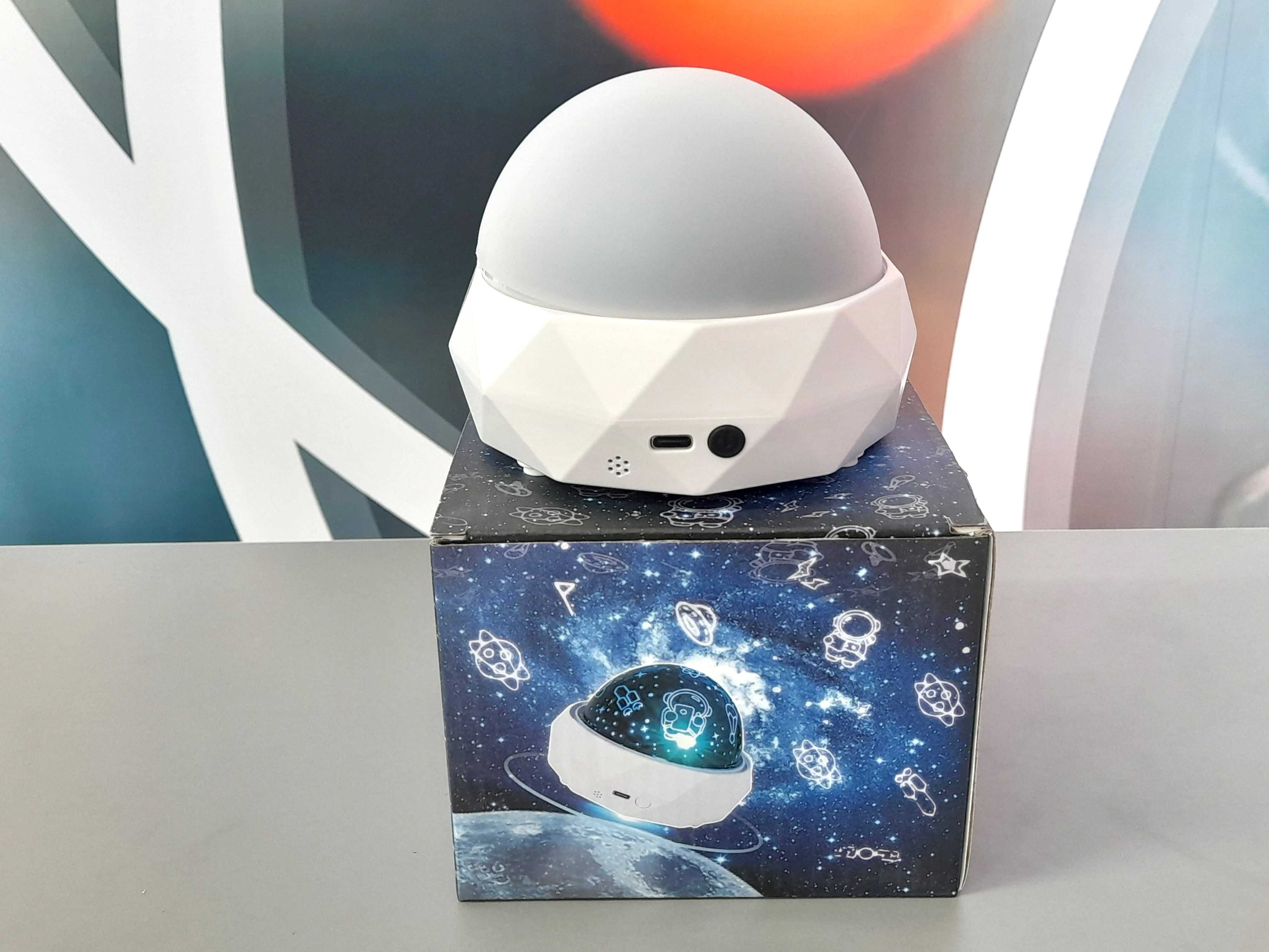 Projetor Espacial com Caixa de Som Bluetooth