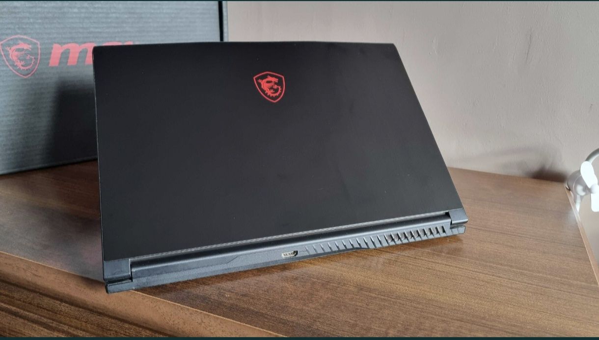 Sprzedam laptopa MSI GF63 THIN 11UC