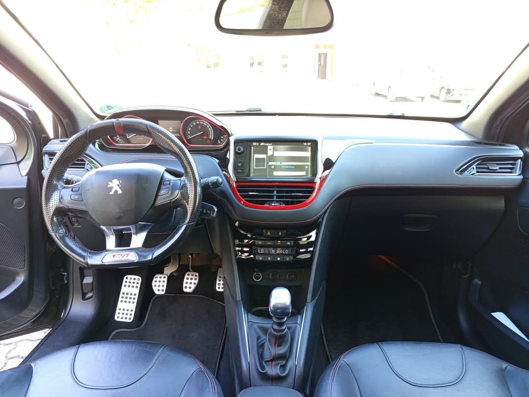 Peugeot 208Gti 1.6 200Cv em bom estado geral