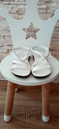 Sandały damskie białe na lato r. 37 Vinceza