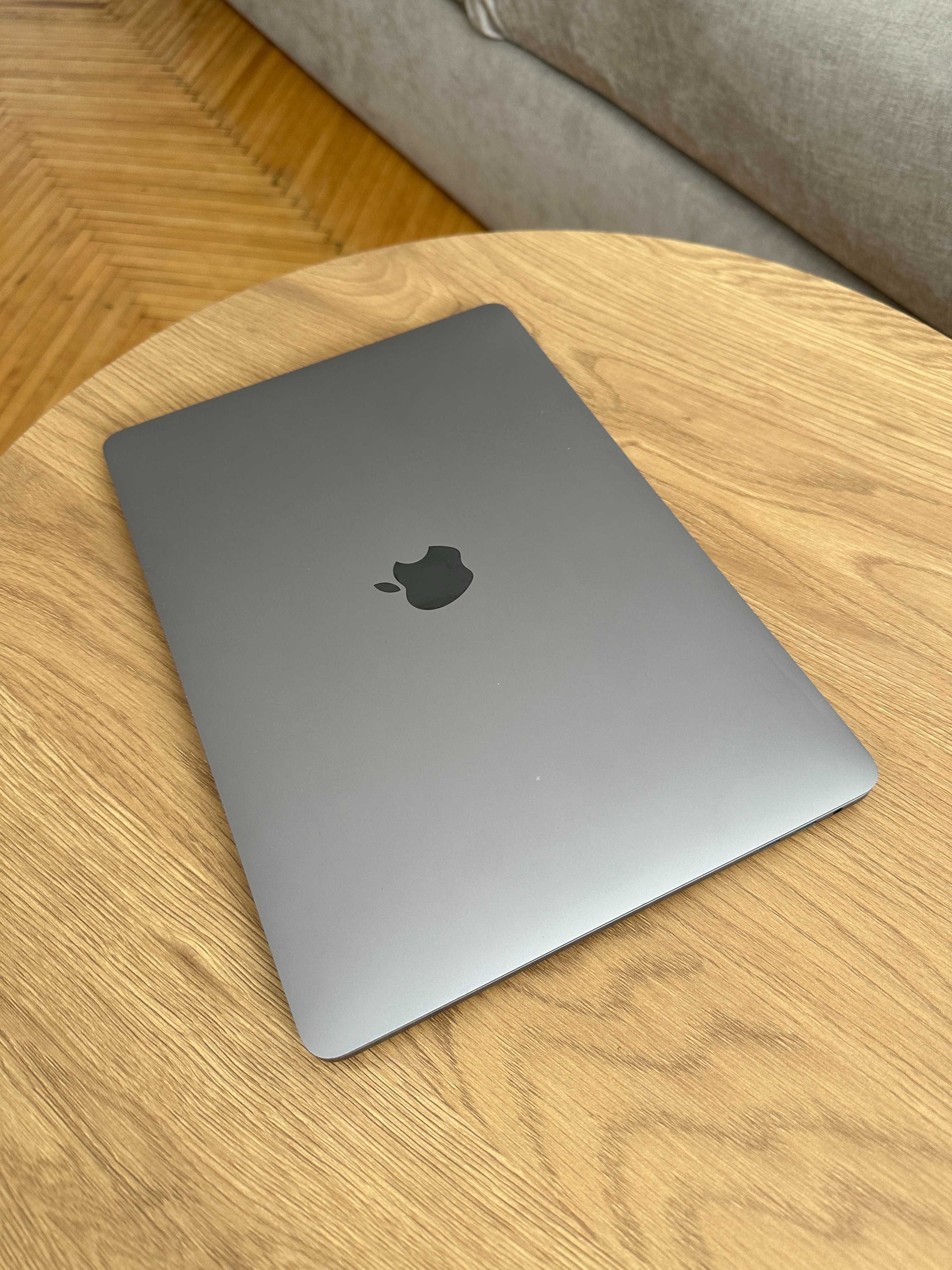 Продам Macbook Pro 13.3" (A1989)