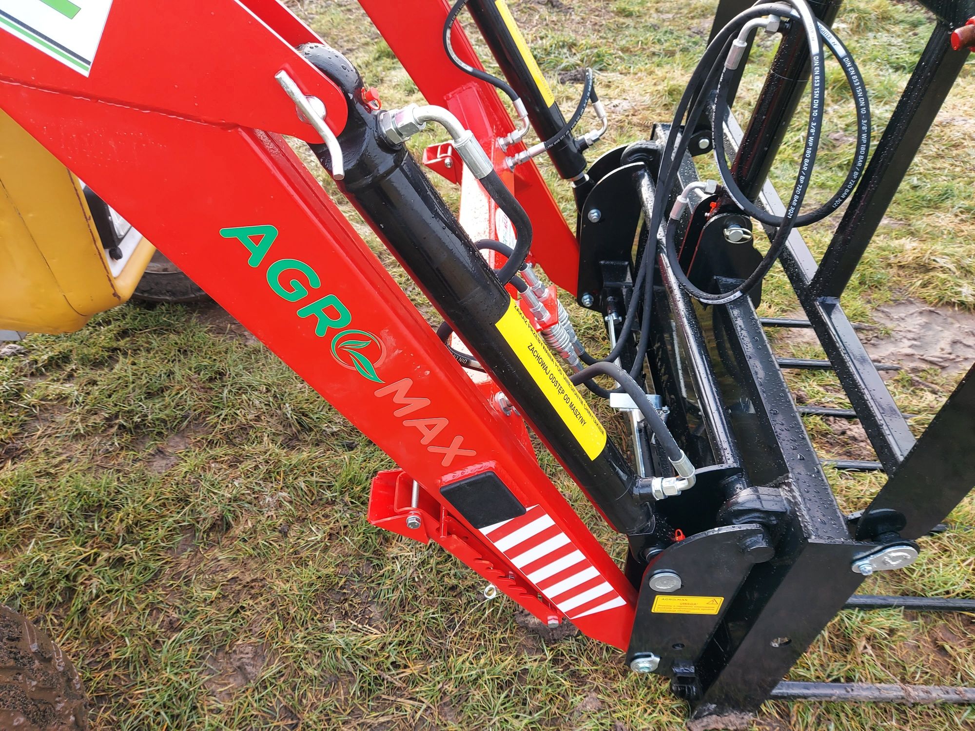 OD RĘKI ! Ładowacz  TUR euro ! Do c330 , c360 , t25 , mf 255 , zetor !