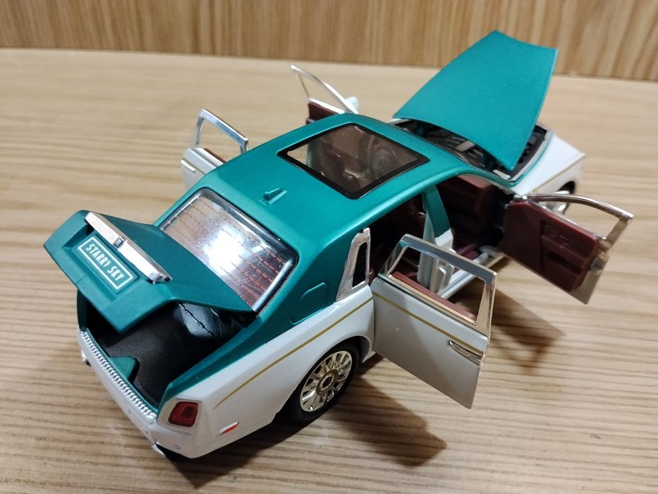 Модель авто Rolls-Royce phantom 1:32 автоэксперт Металл,свет,звук,инер