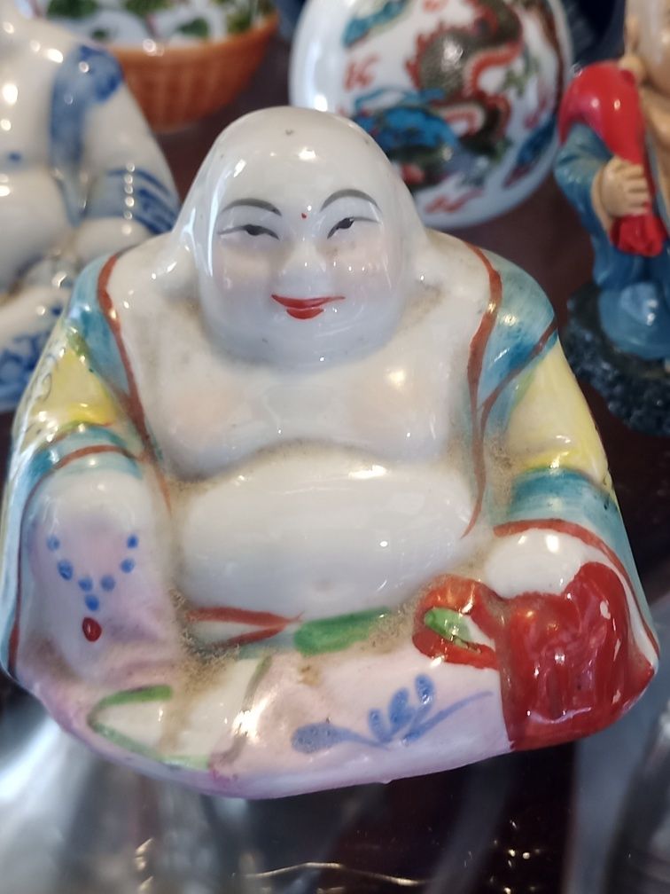 Budas em porcelana chinesa