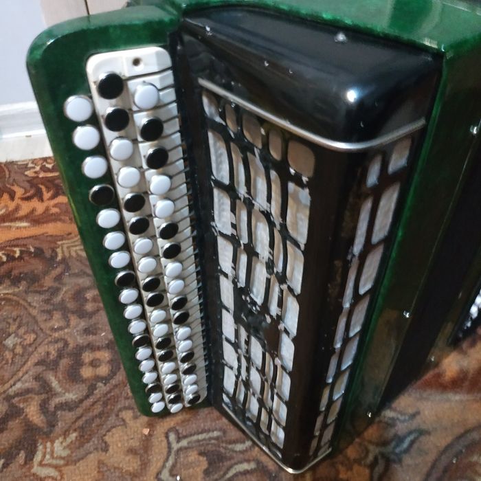 Баян Етюд 205 б/у з чохлом