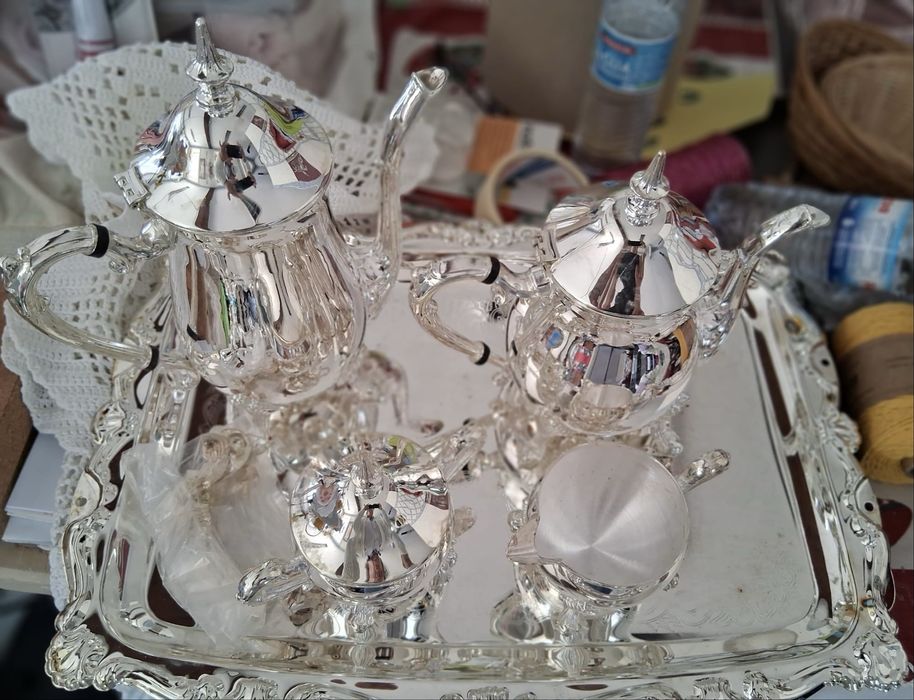 Servico de cha e cafe em casquinha. Esta novo