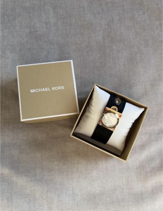 Michael kors фітнес трекер