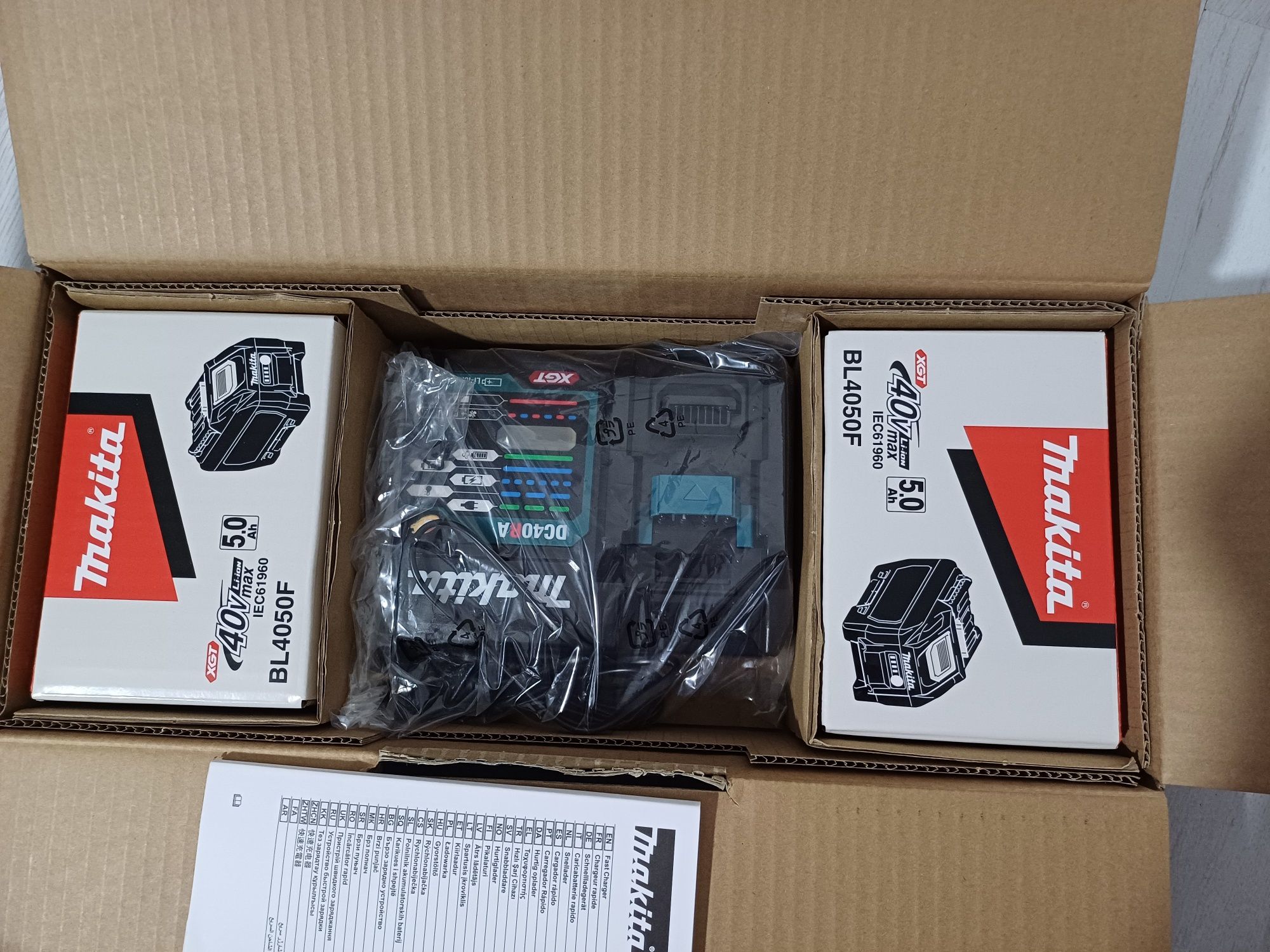 Набір акумуляторів 5 ампер Li-ion XGT 40 V MAX BL4050F Makita (1911V6-