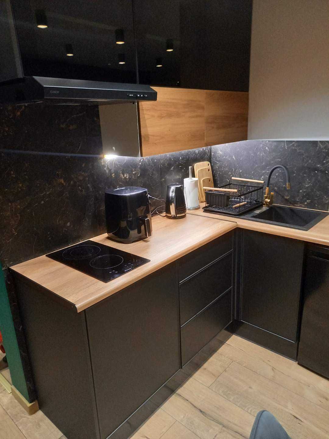 Apartament nad brzegiem jeziora, jacuzzi, sauna, pole biwakowe