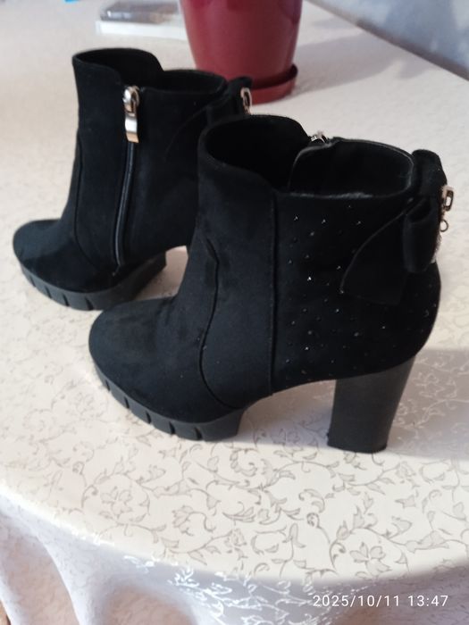 Ботіночки з натуральної замші