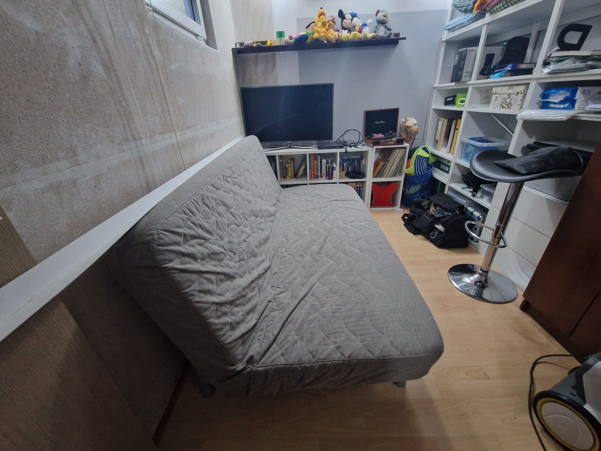 Sofa dwuosobowa Ikea 140x 200 rozkładana  z pojemnikiem