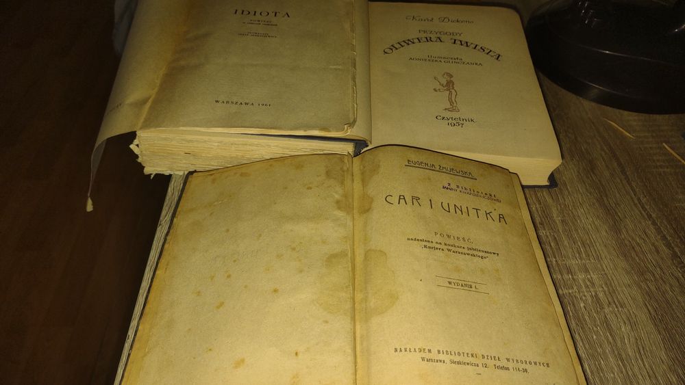 3sz. Dostojewski -  Idiota / Przygody Oliwera Twista / Car i Unitka