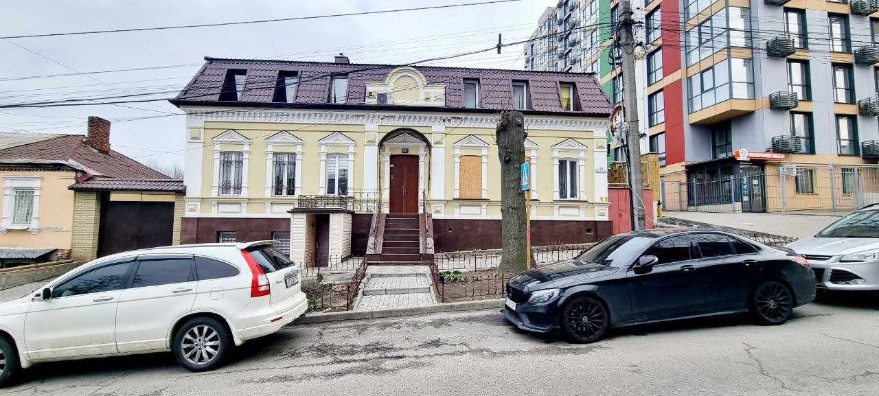 Продам, Центр, Помещение, 330 кв.м., кабинетная система, ремонт