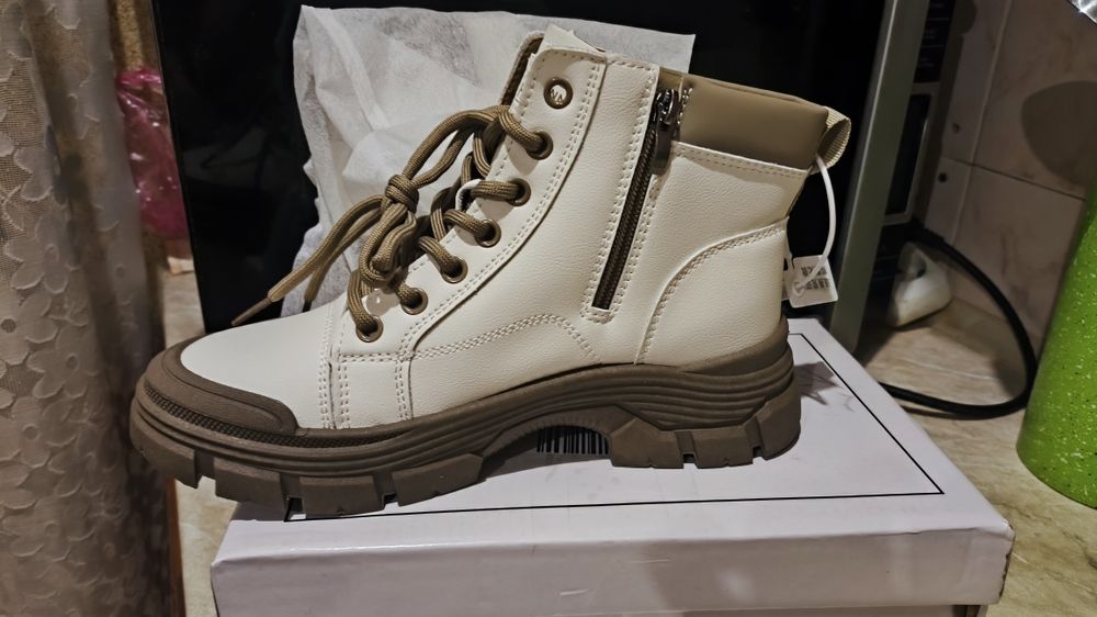 Взуття жіноче 38