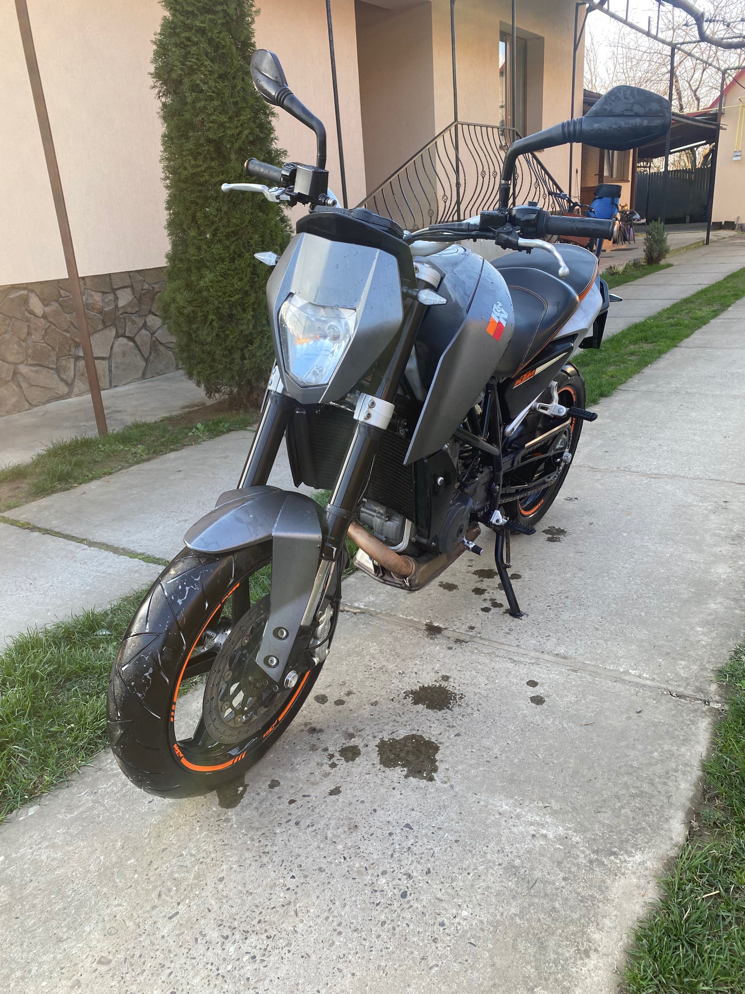 Ktm duke 690 2015