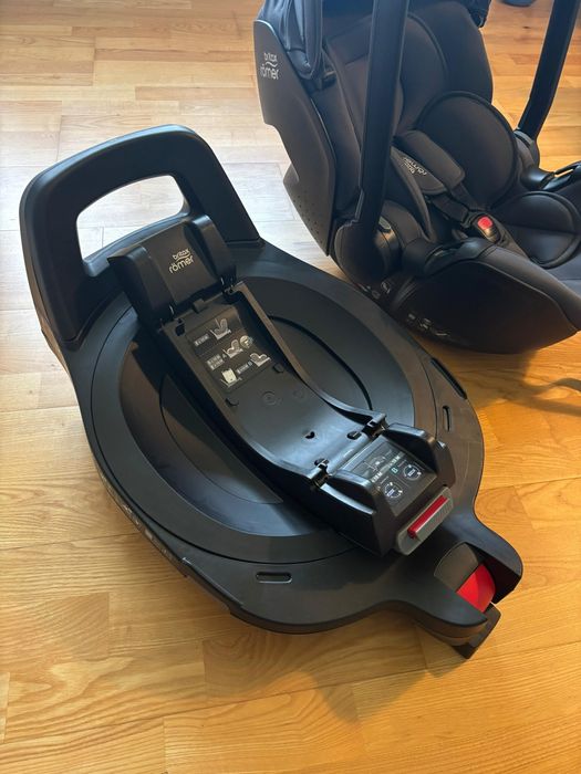 Fotelik łupina Britax Romet Baby-Safe PRO z bazą obrotową