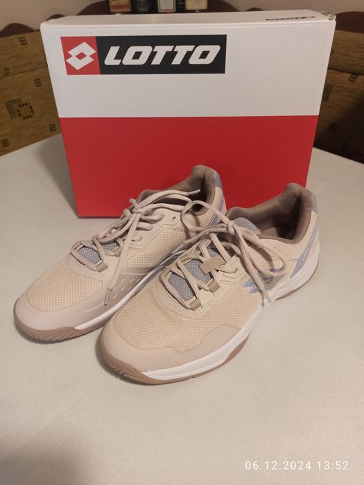 Кросівки жіночі LOTTO