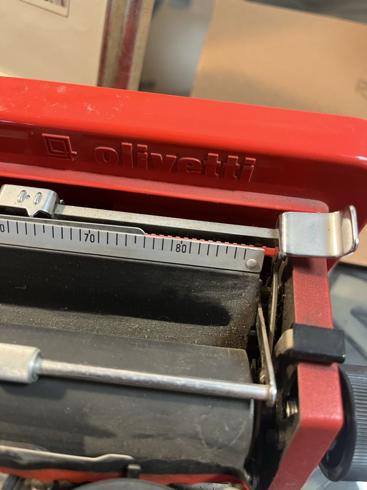 Maquina escrever Olivetti Valentine