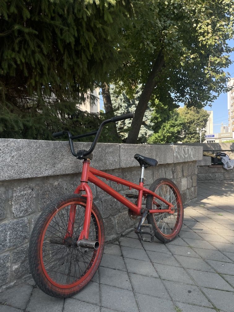 .Велосипед BMX..