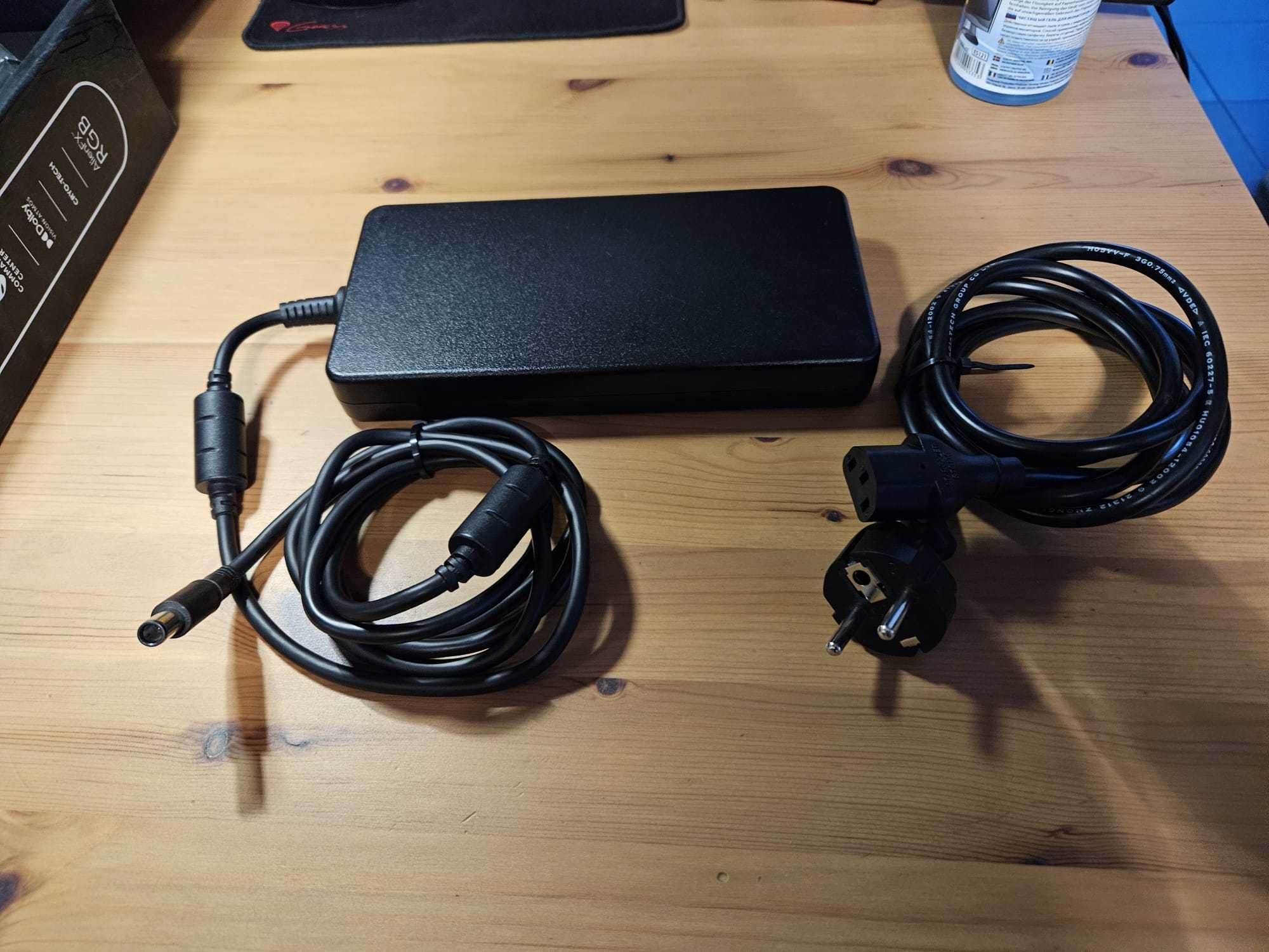 Dell Alienware M17 R5 / RTX 3070Ti / Ryzen 7 6800H / 32 GB RAM G-SKILL