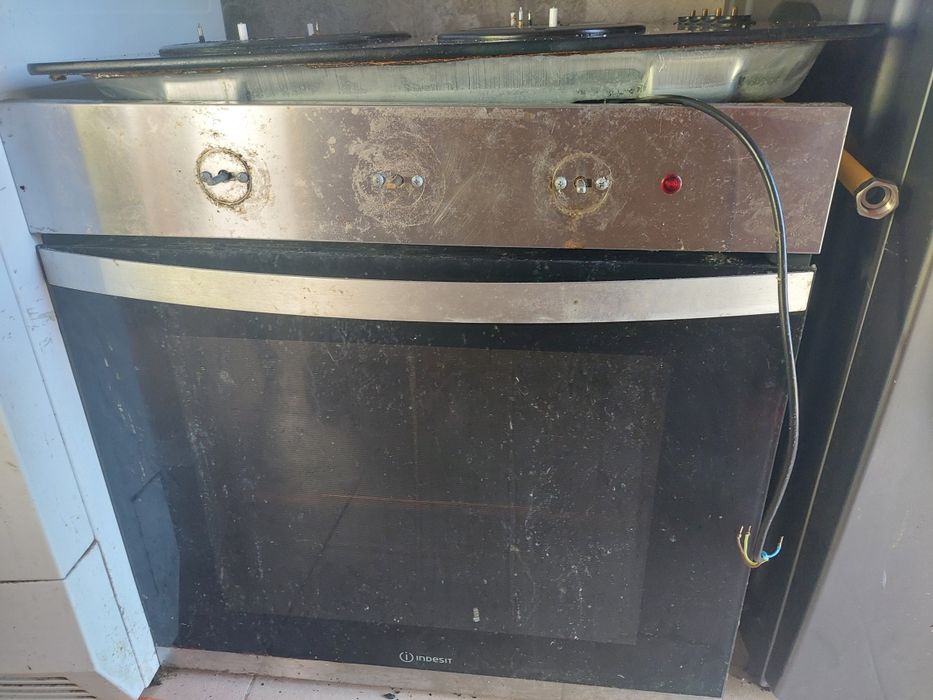 Placa e forno está tudo completo