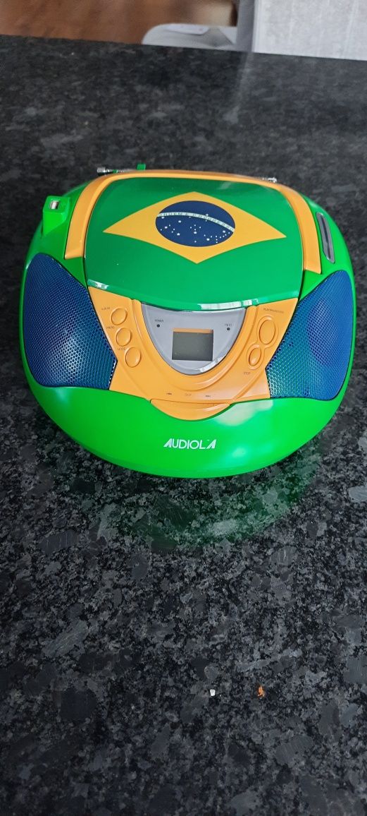 Radio bombox w grafice Brazylii