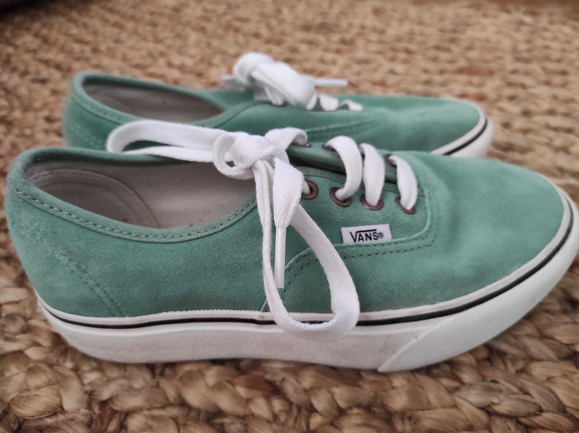 Vendo vans pele, como novas