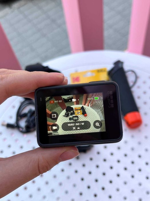 Екшн-камера GoPro HERO 7 Black з великим комплектом.